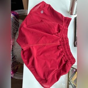 LULULEMON DARK RED HOTTY HOT SHORTS 2.5in